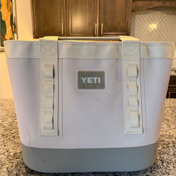 YETI White and Gray Carryall 35 - Picture 4 of 9